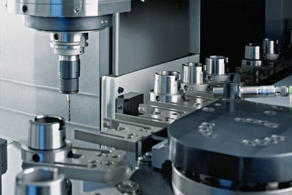 Krokov&yacute; motor vs integrovan&yacute; krokov&yacute; servomotor pre CNC