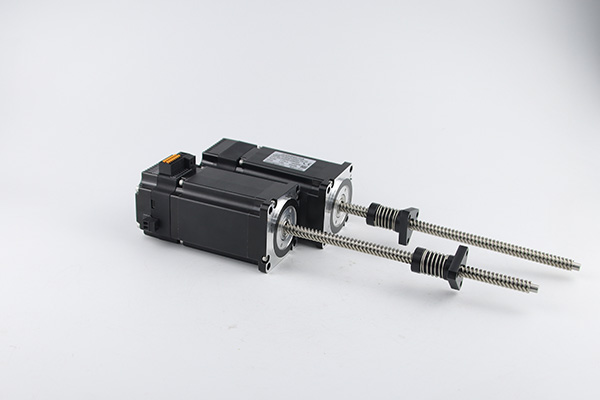 ge&iuml;ntegreerde line&ecirc;re stapmotor.jpg