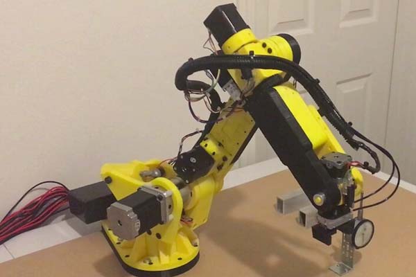 Jak vybrat převodov&eacute; BLDC motory pro robotick&aacute; ramena?