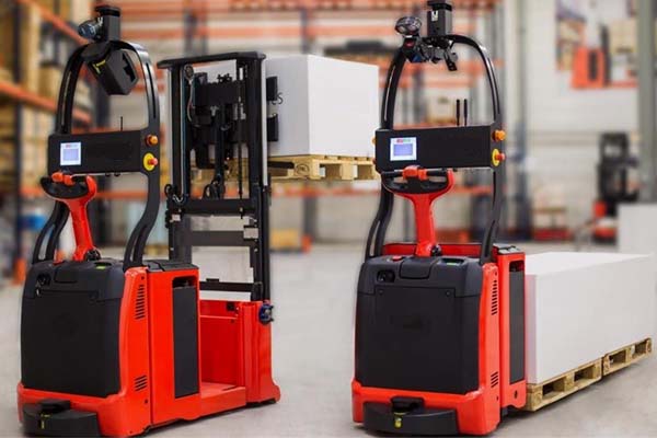 Quines caracter&iacute;stiques hauria de tenir un servomotor integrat per a carretons elevadors rob&ograve;tics?